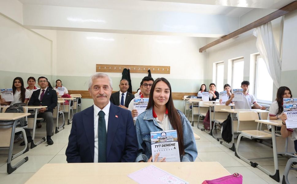 Şahinbey Belediyesi’nden sınava hazırlanan öğrencilere önemli destek