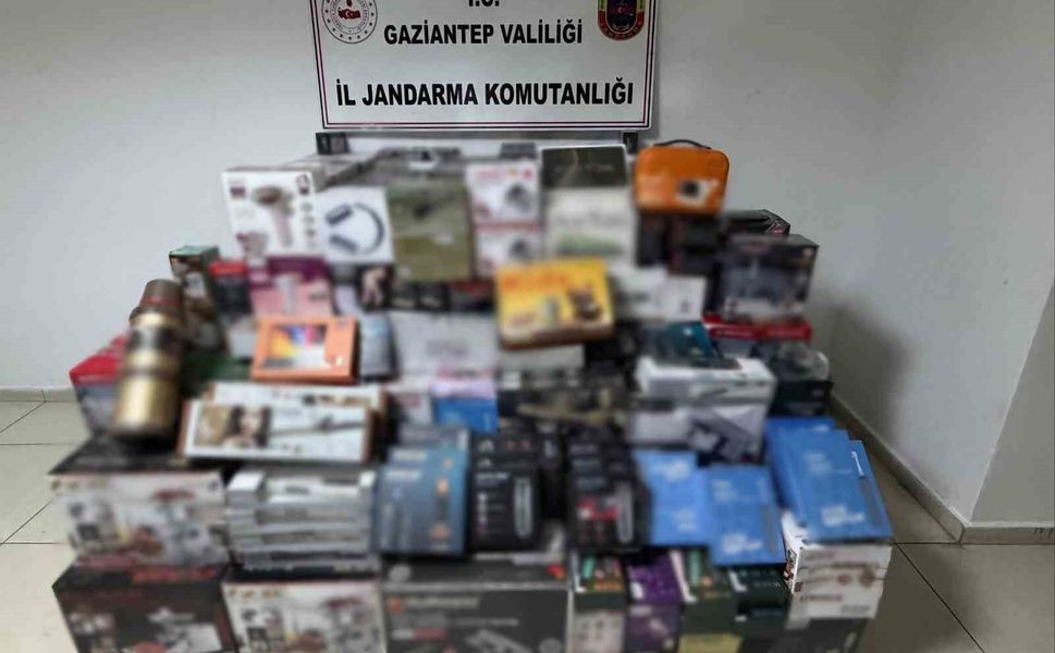 Gaziantep'te 2 milyon TL değerinde kaçak eşya ele geçirildi: 2 gözaltı