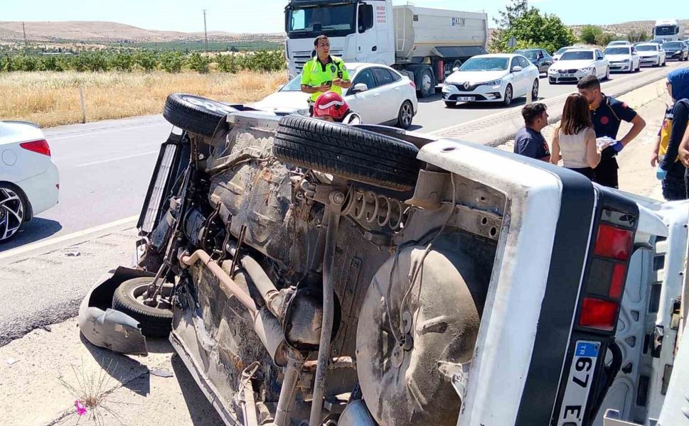 Gaziantep'te acı kaza! Ters dönen otomobildeki 8 aylık bebek hayatını kaybetti...