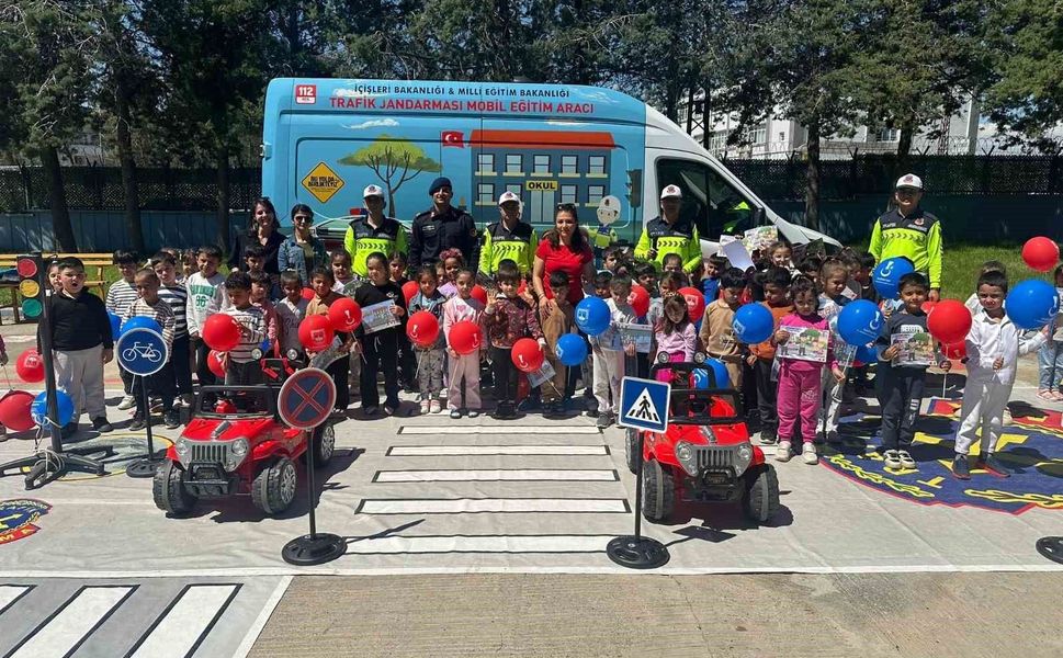 Gaziantep'te jandarmadan 85 öğrenciye trafik eğitimi