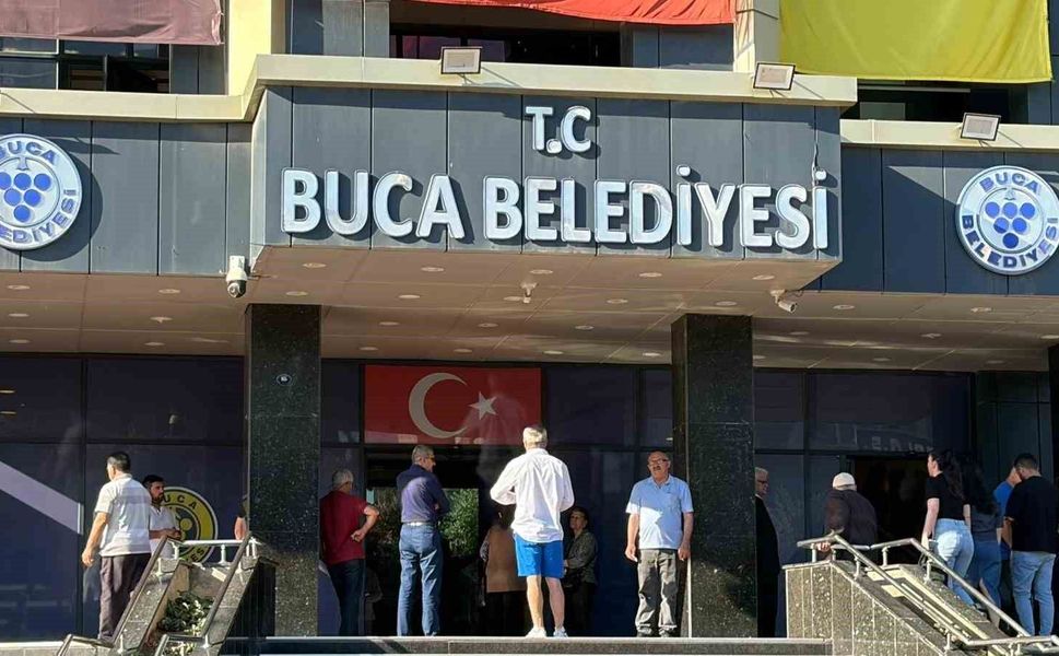 İzmir'de Buca Belediyesine dev yolsuzluk operasyonu: Başkan dahil 50 gözaltı