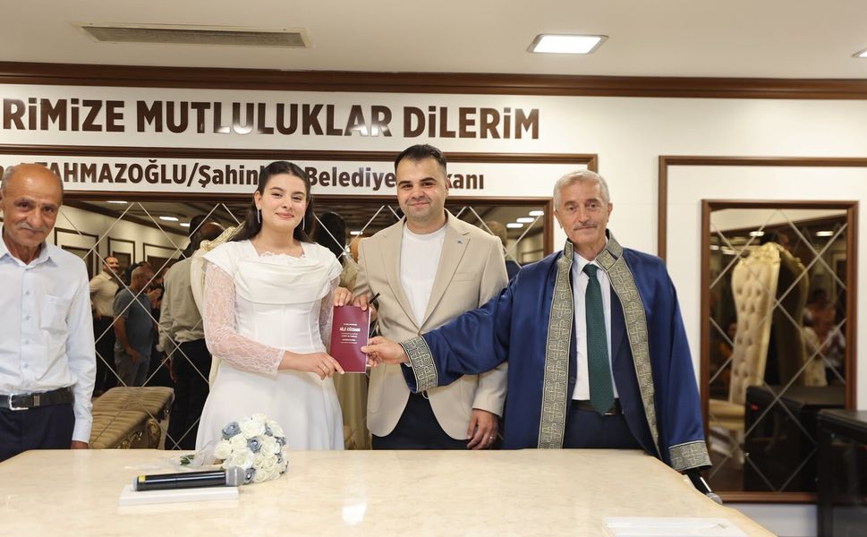 126 çift mutluluğa Şahinbey’de evet dedi