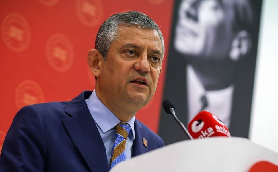 CHP'de şok karar! Özgür Özel‘in ekibi istifa kararı aldı