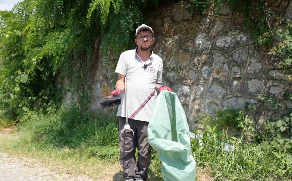 Yapmamız gerekeni yaptık! Düzce’de temizlik işçisi bulduğu altın dolu çantayı polise teslim etti