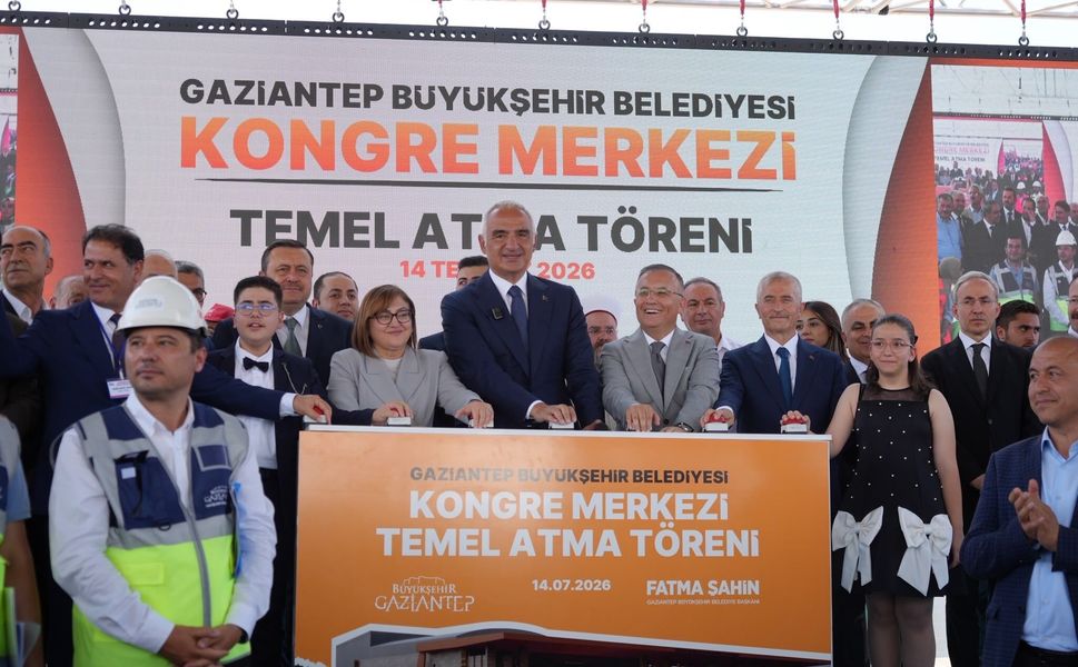 Bakan Ersoy: 'Bu merkezin Gazianteplilerin ticaret, kültür ve sanat hayatında ciddi etkisi olacağına inanıyorum'