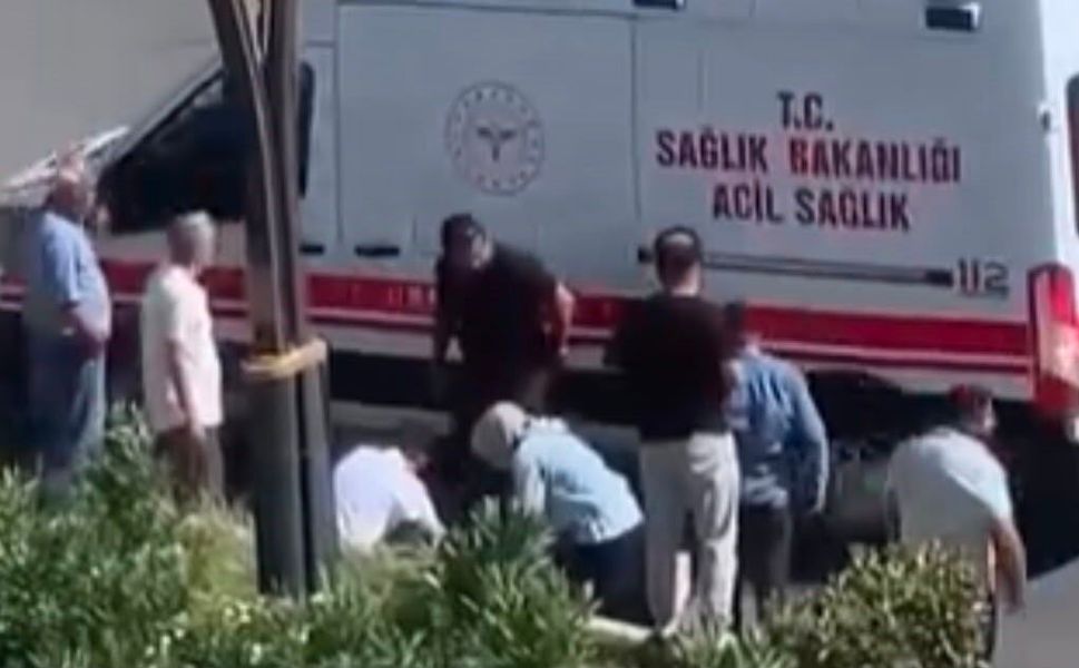 Gaziantep'te refüje çarpan motosikletin genç sürüsü hayatını kaybetti
