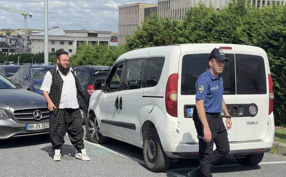 Arnavutköy'de olaylı nikah: Ailenin engel olmak istediği evlilik polis eşliğinde gerçekleşti