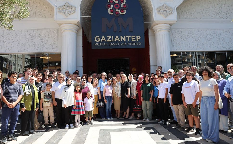 Başkan Şahin, Gaziantep'in 2026 YKS ve LGS şampiyonlarıyla buluştu