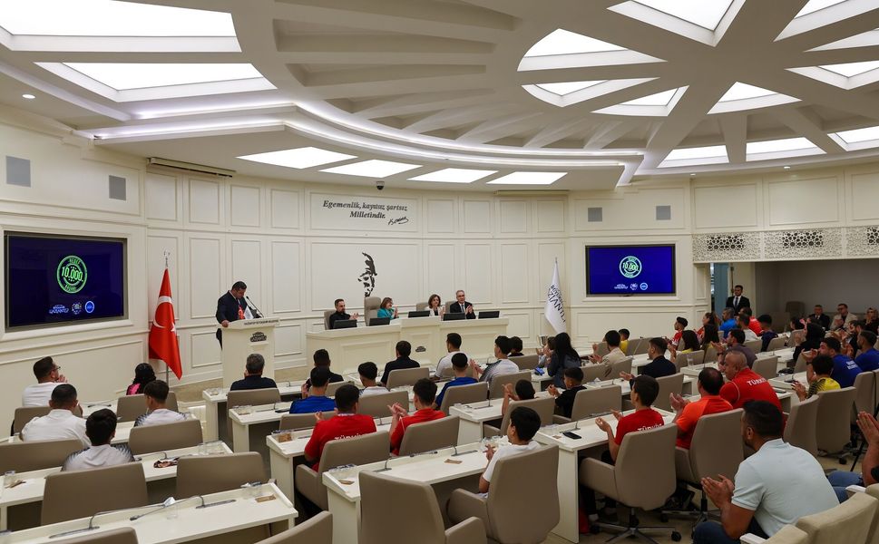 Başkan Şahin, Gaziantep'in başarılı sporcularıyla bir araya geldi