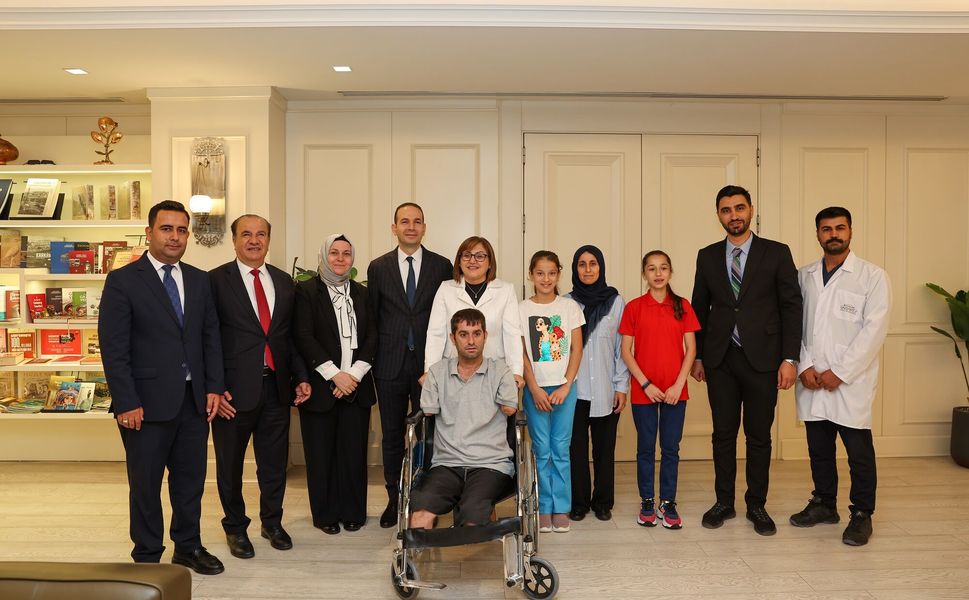 Gaziantep'te Başkan Şahin, Doğruyol ile buluştu: Protezler için ölçüler alındı, üretim süreci başladı