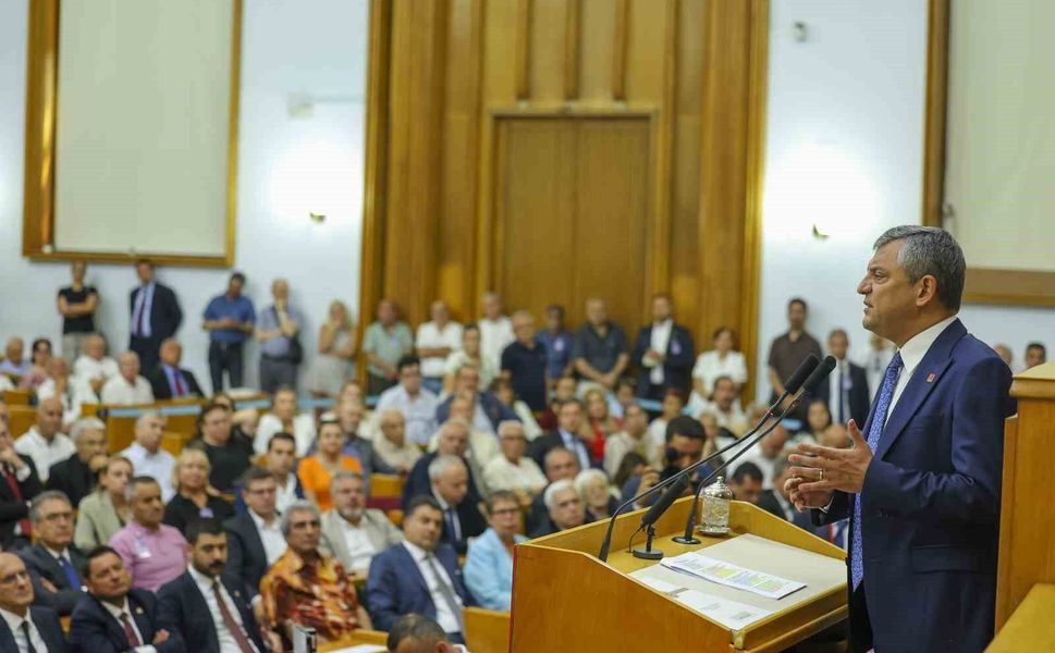 CHP'de Özgür Özel'den Kılıçdaroğlu'na seçim çağrısı: 'Yüzde 90'ın altında oy alırsam siyaseti bırakıyorum'