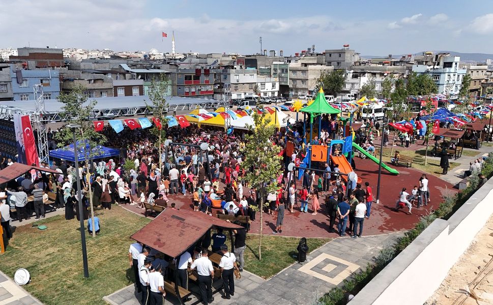 Gaziantep'te Fırat Mahallesi bu parkla hayat buldu!