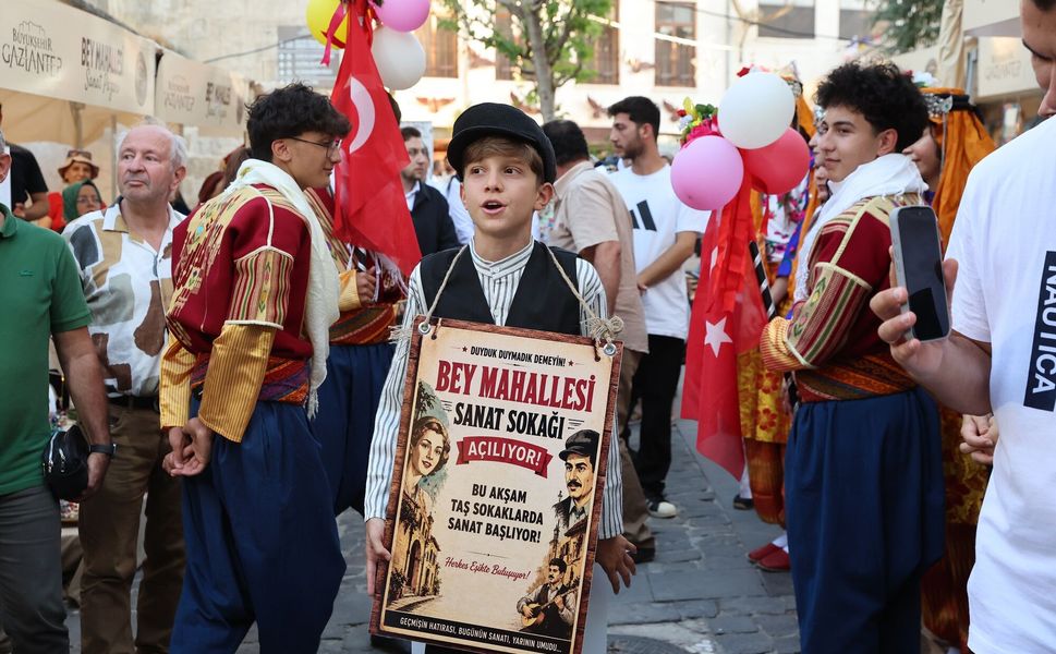 Gaziantep Büyükşehir geçmişi geleceğe taşıyor