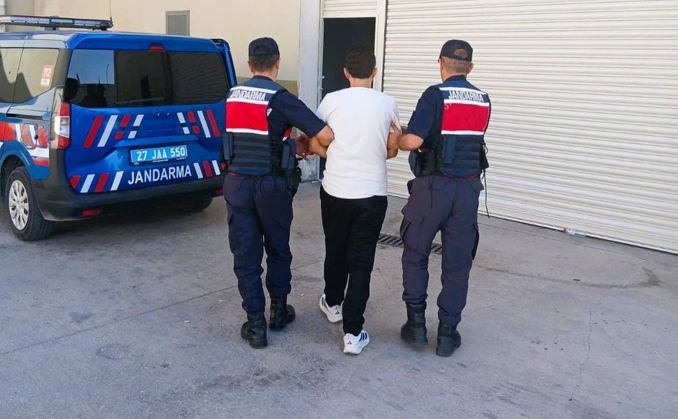 Gaziantep'te 14 yıl kesinleşmiş hapis cezasıyla aranan şahıs JASAT’tan kaçamadı