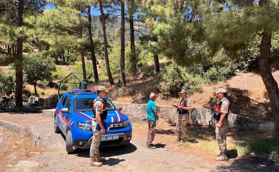 Gaziantep'te jandarmadan orman yangınlarına karşı dron destekli devriye