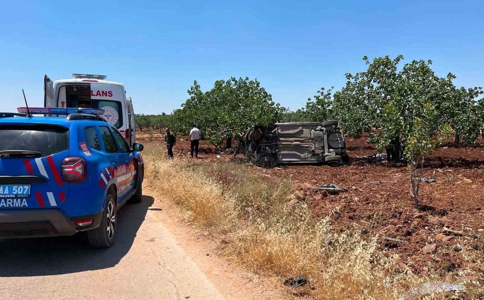 Gaziantep'te takla atan otomobilde 3 kişi yaralandı