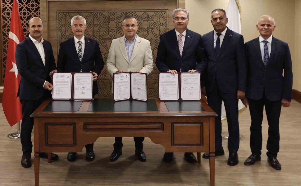 LGS'de başarı gösteren öğrencilere Şahinbey'den eğitim desteği