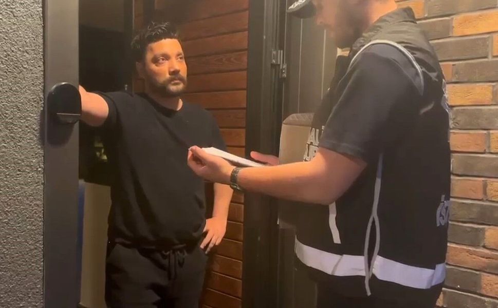 Oğuzhan Uğur'un gözaltına alındığı anların görüntüsü ortaya çıktı