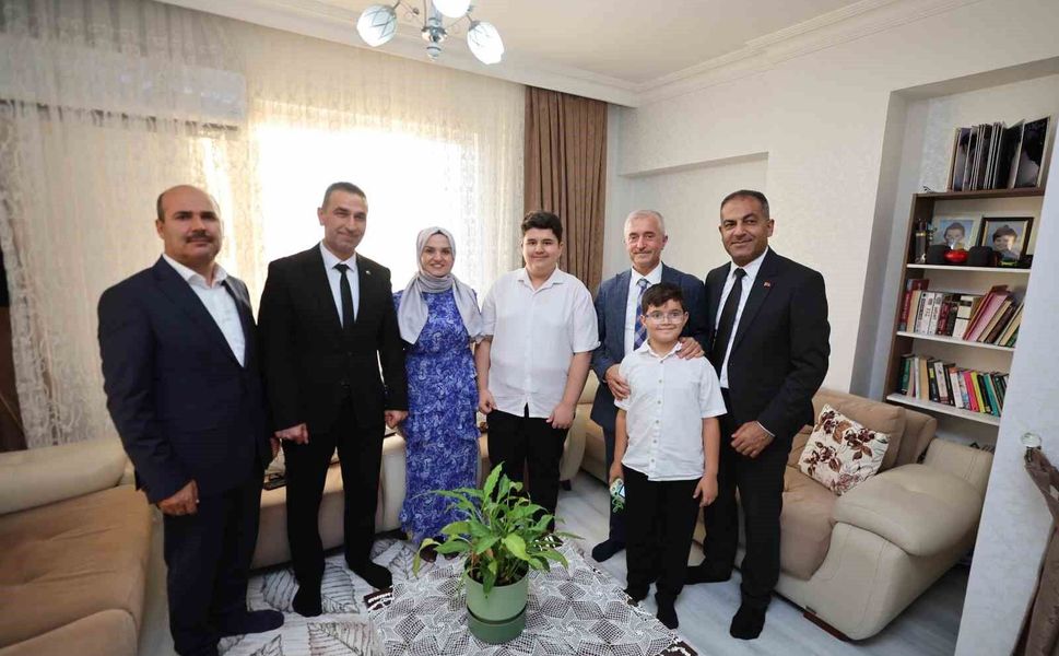 Şahinbey Belediyesi başarılı öğrencileri ödüllendiriyor
