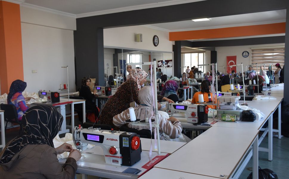Şahinbey Belediyesi kadınları üretime kazandırıyor