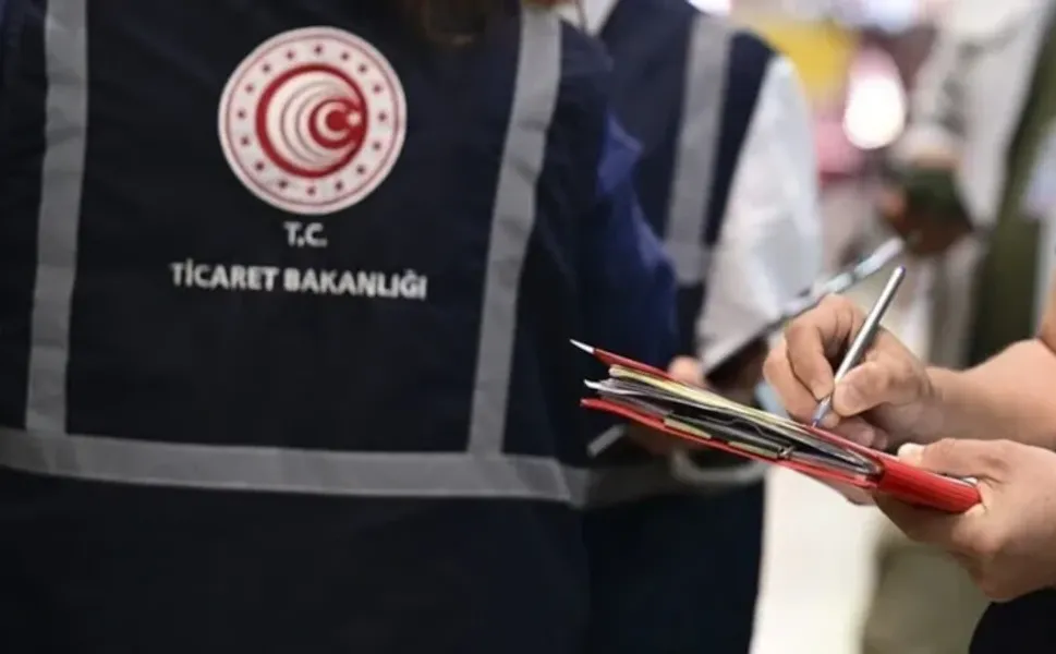 Ticaret Bakanlığı uyardı: Sosyal medyada 'Fiyat için DM' yazana ceza geliyor