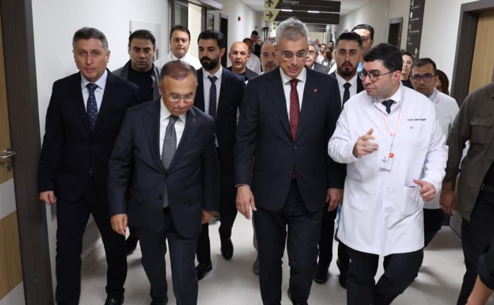 Bakan Memişoğlu'ndan saldırıya uğrayan Yeni Parti Milletvekili Meriç'e ziyaret
