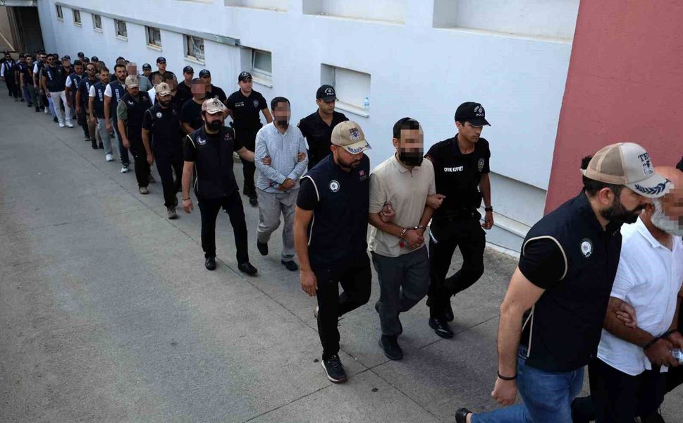 'Alparslan Kuytul Suç Örgütü' soruşturmasında 44 şüpheli tutuklama talebiyle mahkemeye sevk edildi