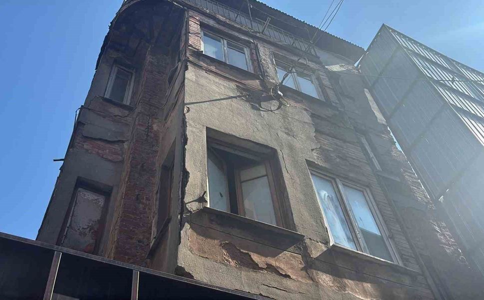 Binadan kötü koku geliyor diye polisi aradı, ihbarcı komşu katili çıktı