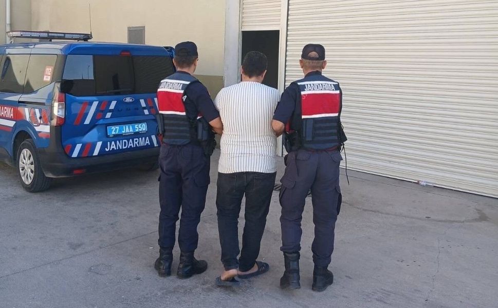 Gaziantep'te kesinleşmiş 10 yıl cezayla aranan 2 şüpheli yakalandı
