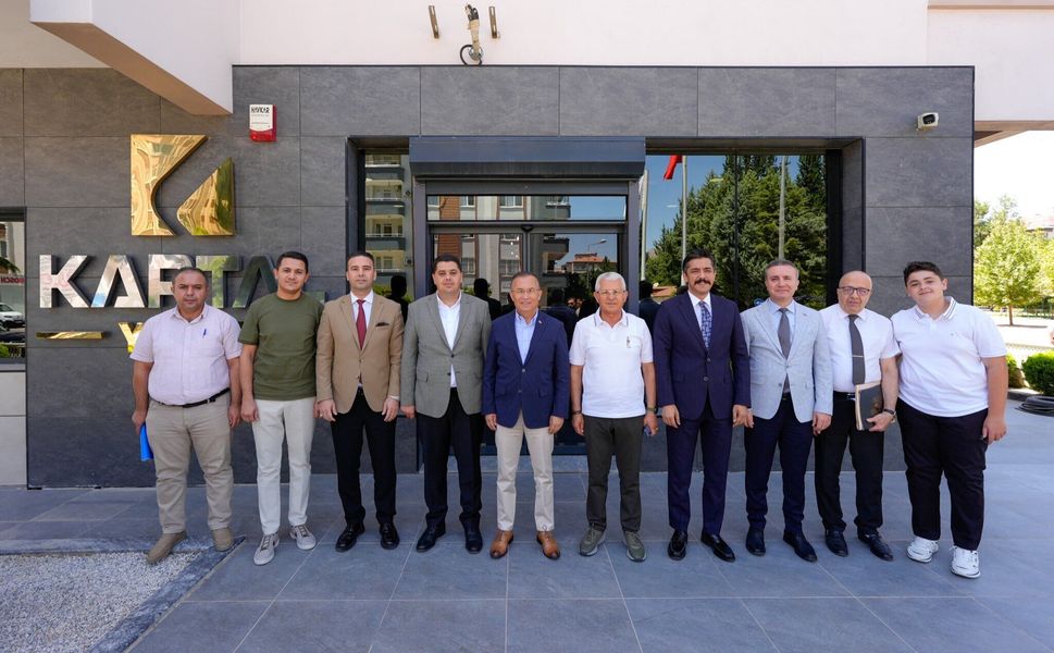 Vali Çeber’den hayırsever iş insanı Kenan Kartal’a ziyaret