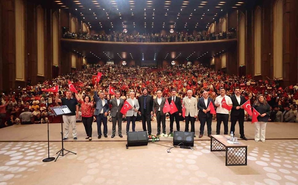 Şahinbey Belediyesi, Ahmet Şafak'ı Gazianteplilerle buluşturdu