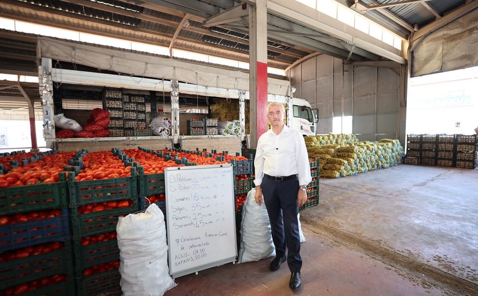 Şahinbey Belediyesi’nin “Üreticiden Tüketiciye Tarla Fiyatına” projesine yoğun ilgi