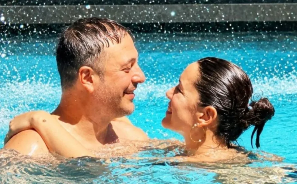 Oğuzhan Koç ve Hazal Subaşı tatilde! Aşk dolu yeni kare geldi