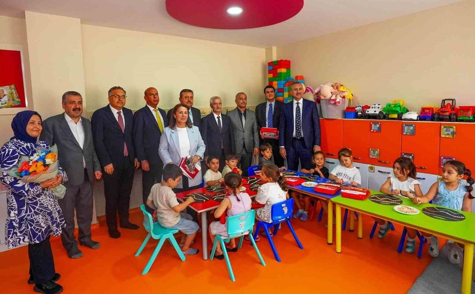 Abdulhamit Gül ve Umut Yılmaz öğrencilerle bir araya geldi