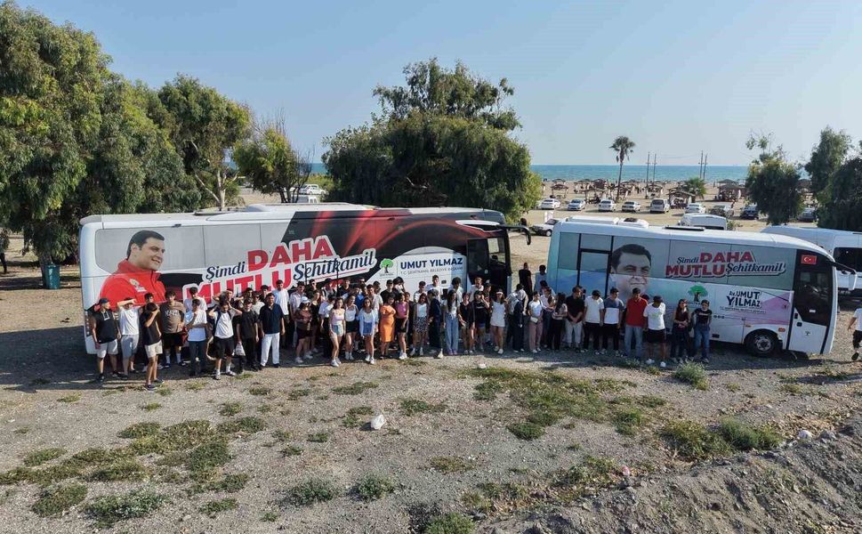 Başkan Yılmaz'dan binlerce öğrenciye unutulmaz yaz hediyesi