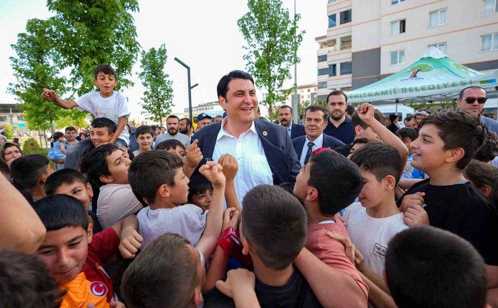 Başkan Yılmaz'dan eğitime yeni destek: İlk ve ortaokul öğrencilerine 8 bin TL