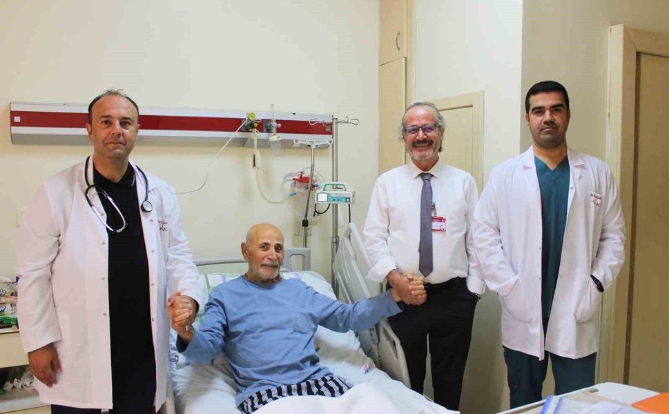 GAÜN Hastanesi'nde 83 yaşındaki hastaya zorlu aort ameliyatı