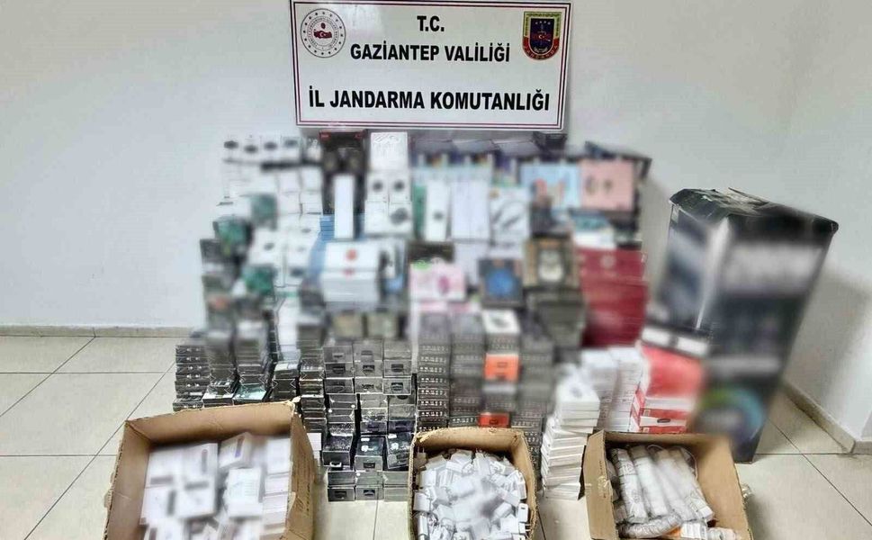 Gaziantep'te 4 milyon TL değerinde kaçak elektronik eşya ele geçirildi: 2 gözaltı