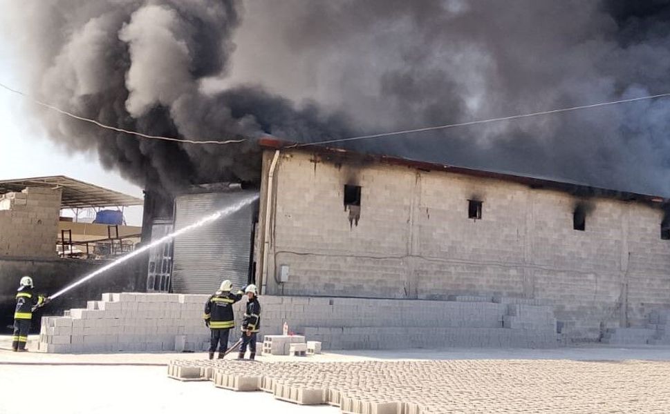 Gaziantep'te atık yağ tesisinde yangın: Ekiplerin müdahalesi sürüyor