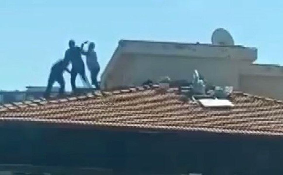 Gaziantep'te bina çatısında yürekleri ağza getiren kavga