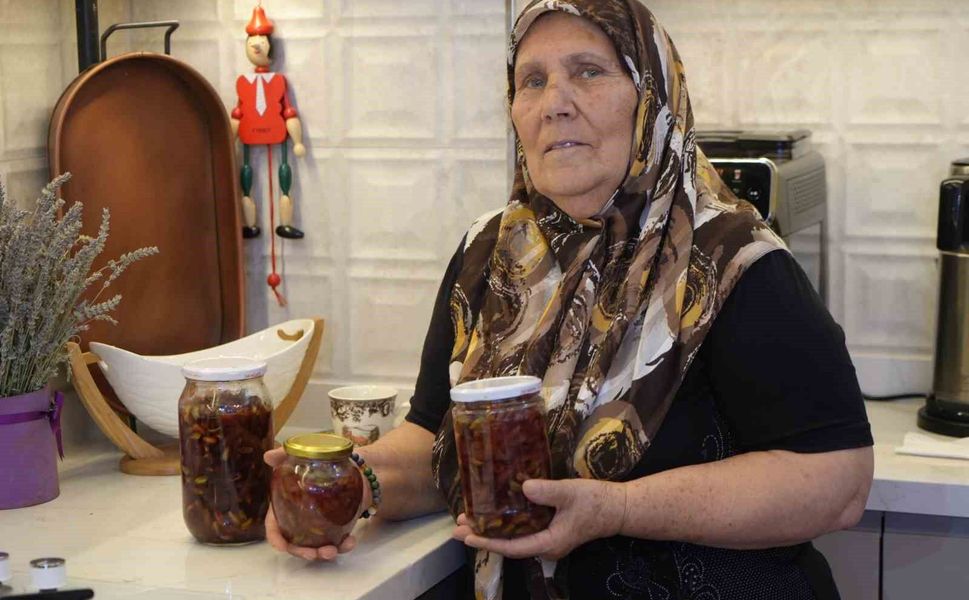 Gaziantep'te çöpe giden fıstık kabuğundan reçel üretti