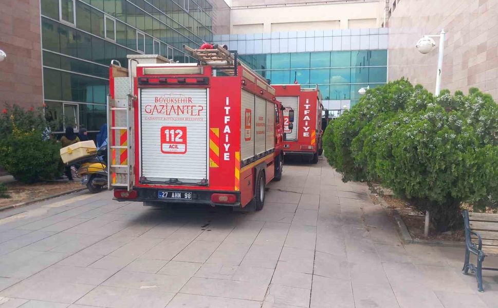 Gaziantep'te hastanenin bodrum katında korkutan yangın