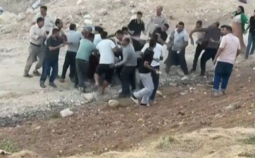 Gaziantep'te iki grup birbirine girdi: Taş ve sopayla kavga ettiler
