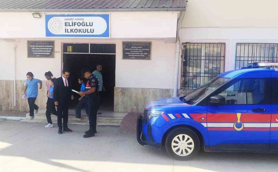 Gaziantep'te jandarmadan okul çevrelerinde yoğun güvenlik önlemleri