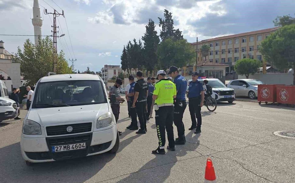 Gaziantep'te okul çevrelerinde asayiş uygulaması yapıldı