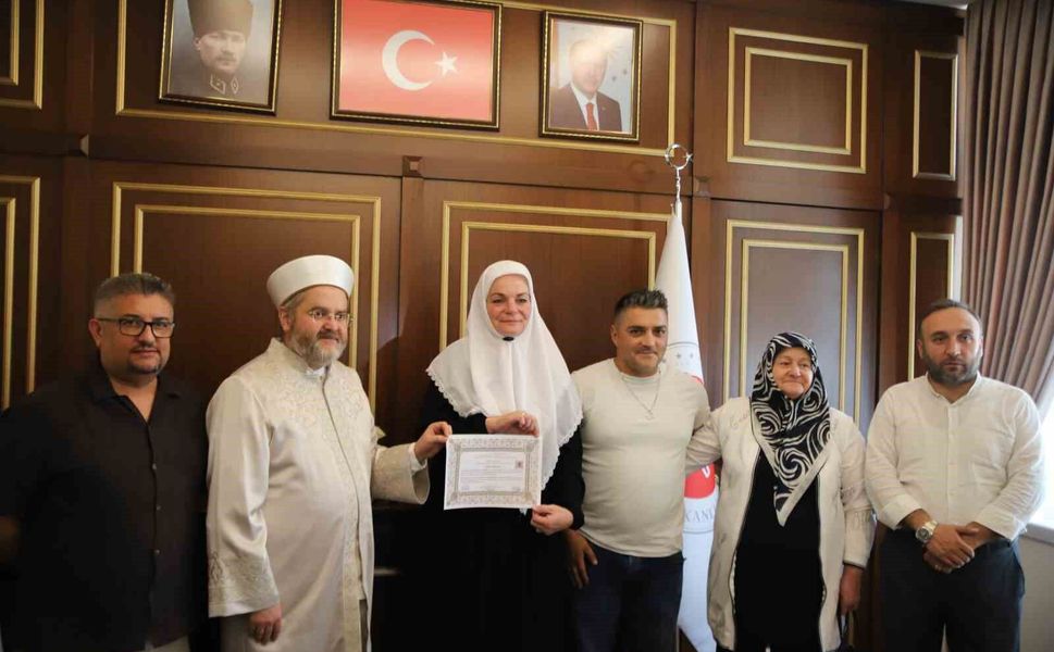 Gaziantep'te Sultan 2. Abdülhamid'in hayatı ve kişiliğinden etkilenen Alman kadın Müslüman oldu