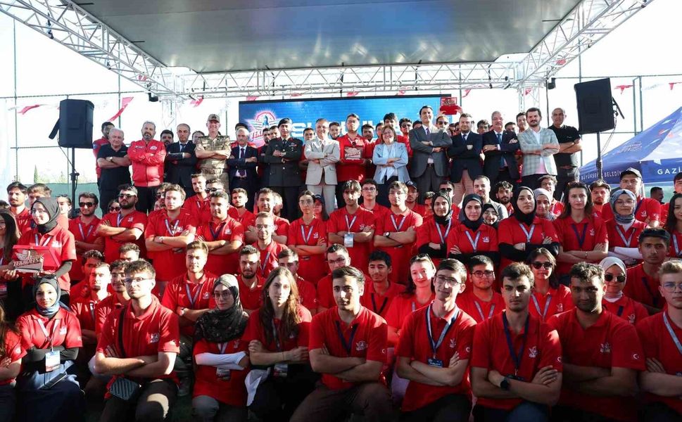 Gaziantep'te Sürü İHA Yarışması'nda ödüller sahiplerini buldu