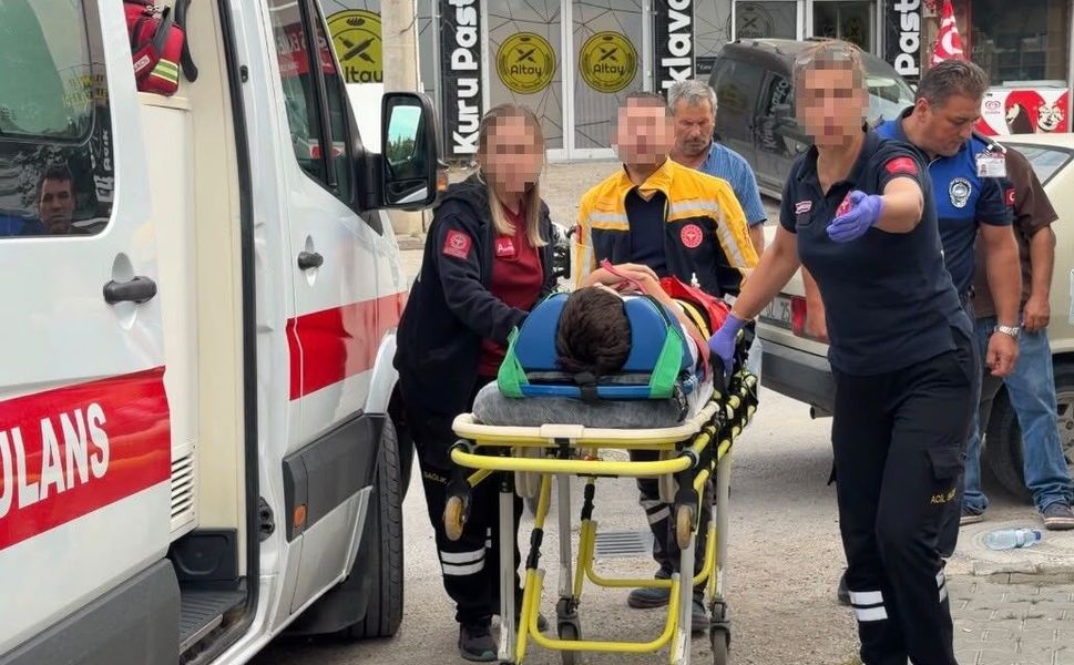 Haber takibi yapan gazetecilere sağlık çalışanlarından 'Eşeğe mi diyoruz, çekmeyin' tepkisi
