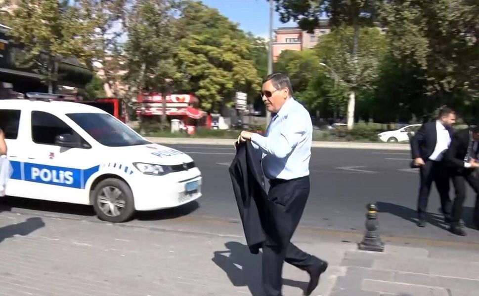 Melih Gökçek ifade vermek için adliyeye geldi