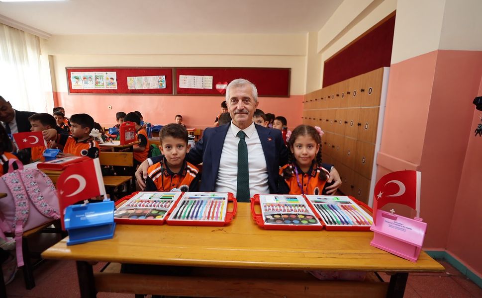 Şahinbey Belediyesi'nden öğrencilere eğitim yılı hediyesi